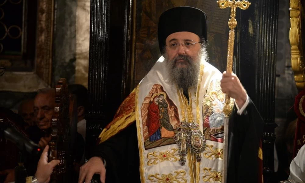 Κοντά στους πιστούς ο Μητροπολίτης Πατρών - Συμβουλεύει για τον κορωνοϊό